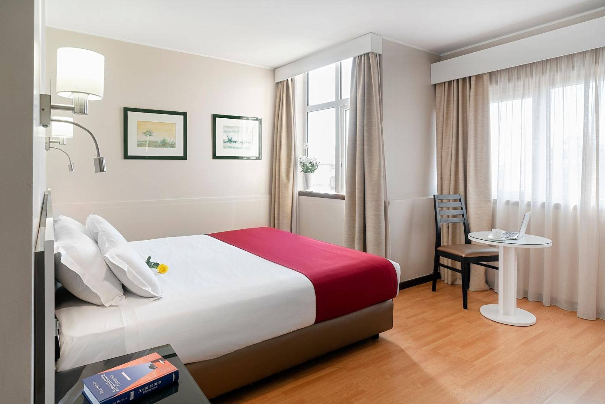 Hotel Amadeos - Matosinhos - Porto Екстер'єр фото