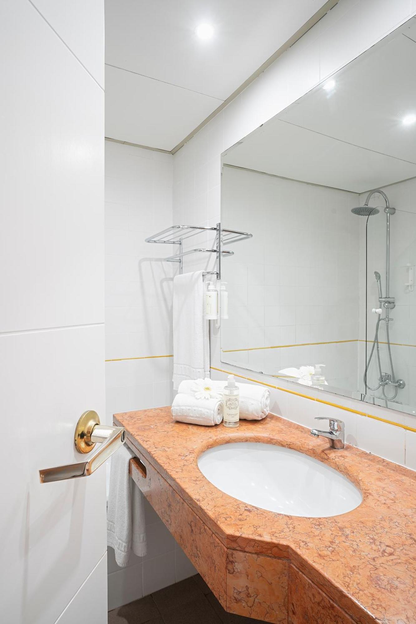 Hotel Amadeos - Matosinhos - Porto Екстер'єр фото