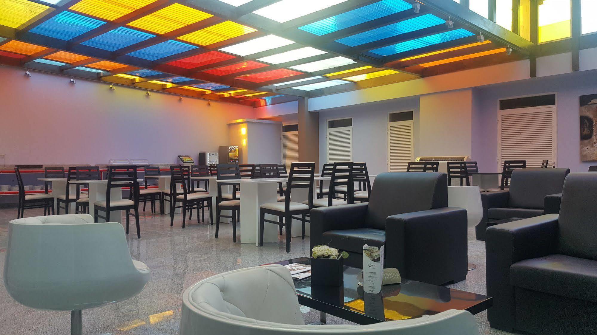 Hotel Amadeos - Matosinhos - Porto Екстер'єр фото